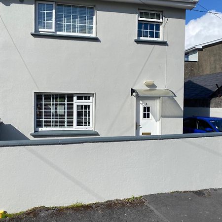 Cheerful 4 Bedroom Town House With Bbq, Galway Bagian luar foto