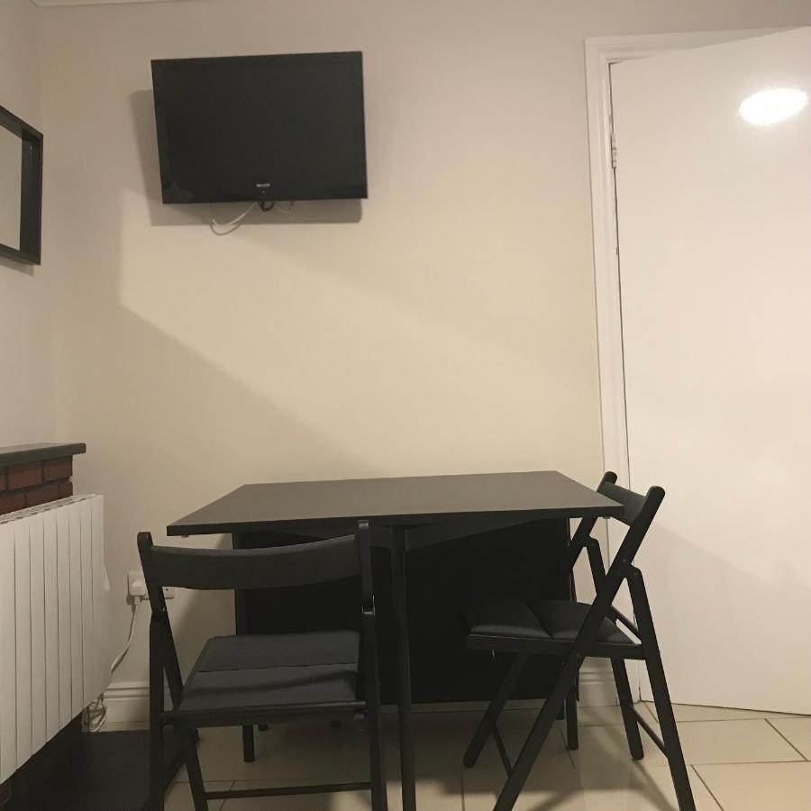 Cheerful 4 Bedroom Town House With Bbq, Galway Bagian luar foto